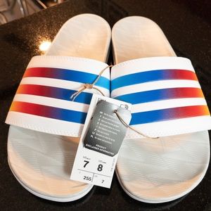 🔥BNWB ADIDAS SLIDES